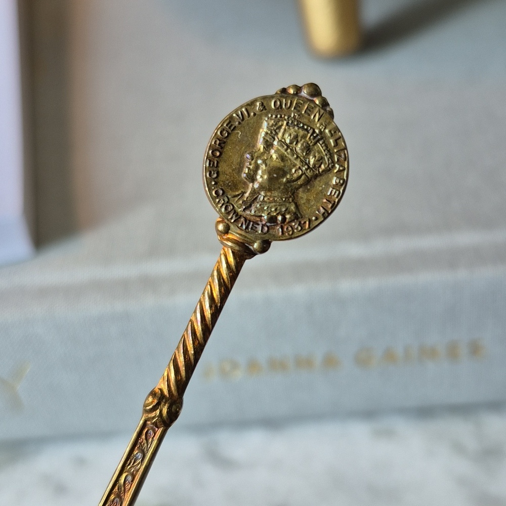 Rare Vintage 1937 George VI Queen Elizabeth Coronation Birks Gilt Sterling Spoon - Picture 3 of 4